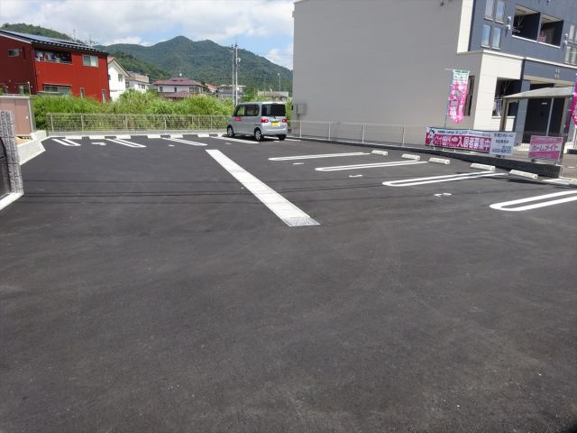 アネロの駐車場