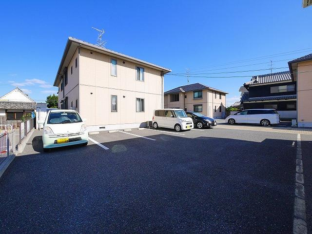 フェリシティーＢ・Ｄの駐車場|駐車スペースもあります