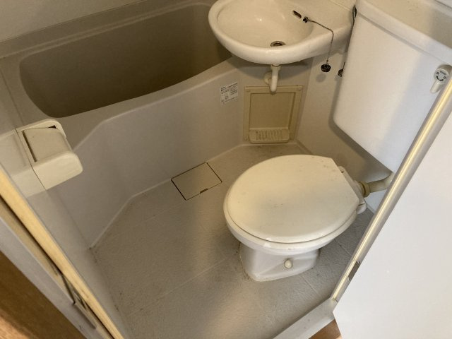 ファミール中野１のトイレ|入居中の為別のお部屋の写真です。