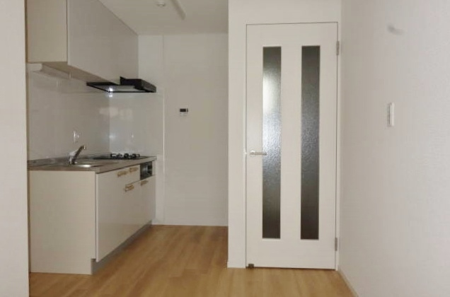 クリスタル扇のキッチン| レンジフード付きの2口ガス(都市ガス)システムキッチン
