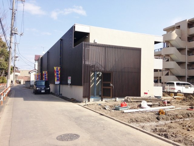 クリスタル扇の外観|日当たりサンサン！！大型ベランダ、窓にはシャッター付き
