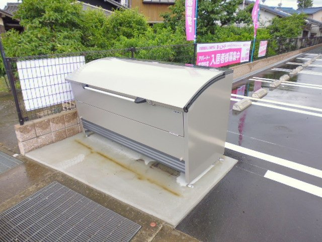 エミネンスのその他共用部分|敷地内専用ゴミステーション
