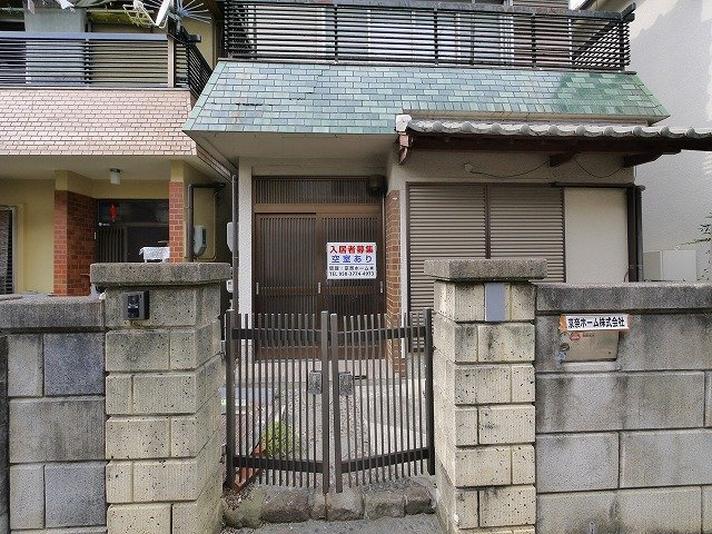 東九条町貸家（239-7）のエントランス|正面からの眺めです。