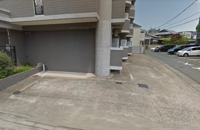 エステートモアパノ高宮の駐車場