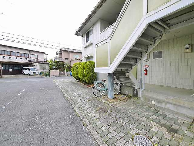 エトワール六条のその他共用部分|足元の見やすい階段