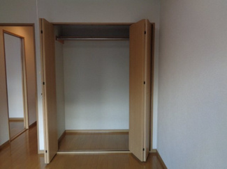 【収納】 | メゾンラベンダー7番館 | 広々とした洋室です