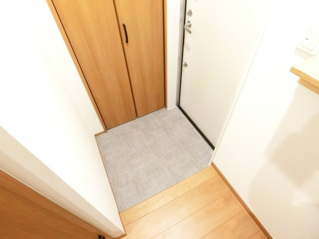 フィアスコート北野田の玄関