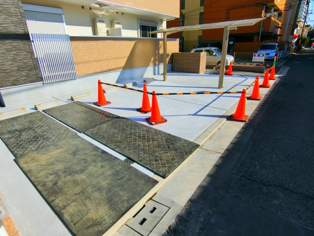 フィアスコート北野田の駐車場