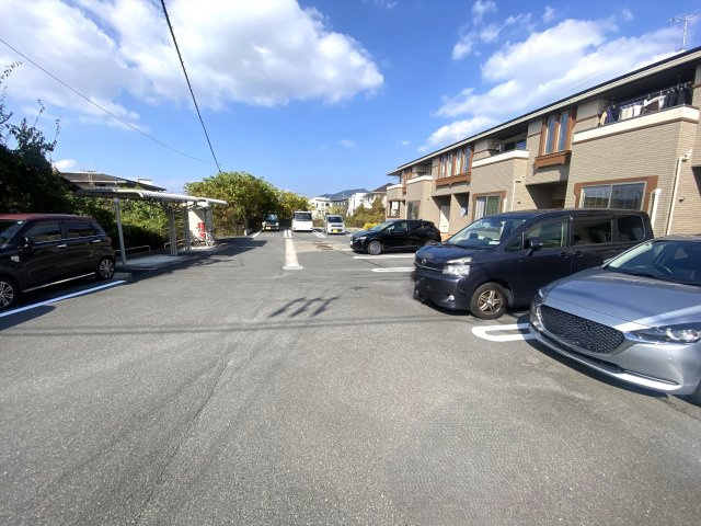 フェリーチェの駐車場