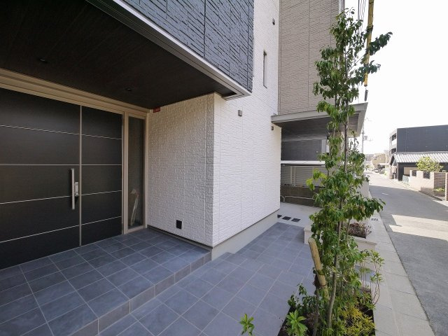 フロマージュ宮前のその他共用部分|オートロック付きで安心ですね。