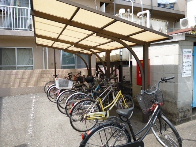 倉敷市昭和２丁目の賃貸マンションのその他共用部分|自転車置き場