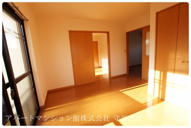 美園Kハイツの洋室