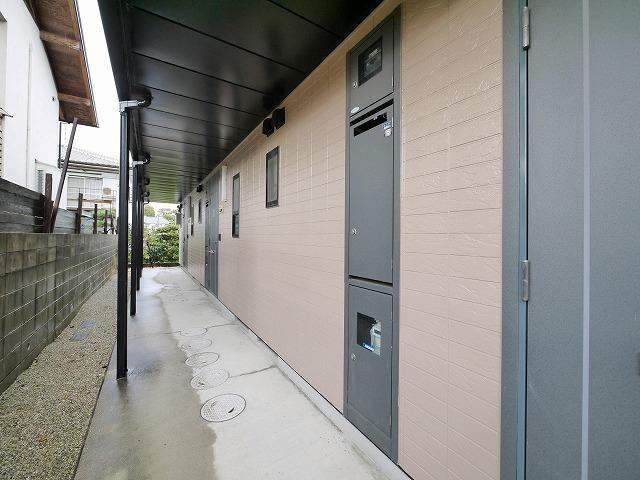 フォレスト光陽Bのエントランス|ゆとりのあるエントランスです