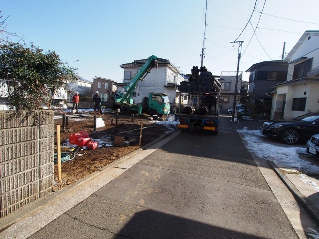 保土ヶ谷区法泉2丁目全２棟　新築戸建の前面道路含む現地写真