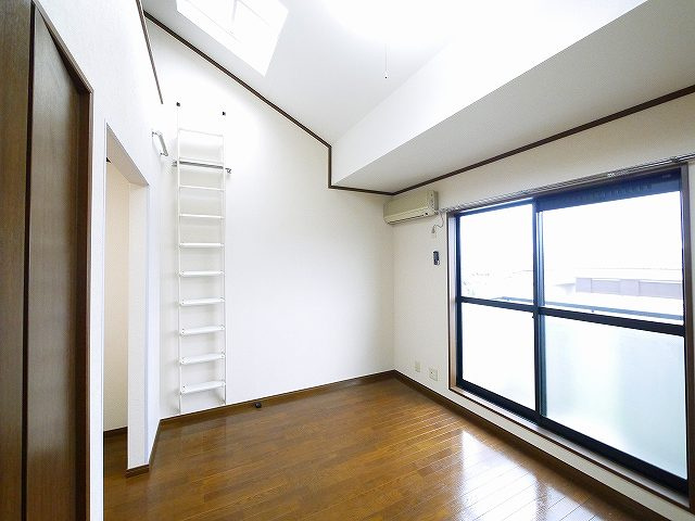 フローレスの洋室|使い勝手のいい洋室です