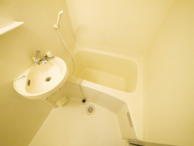 フローレスの浴室|日々の疲れを癒すお風呂付です