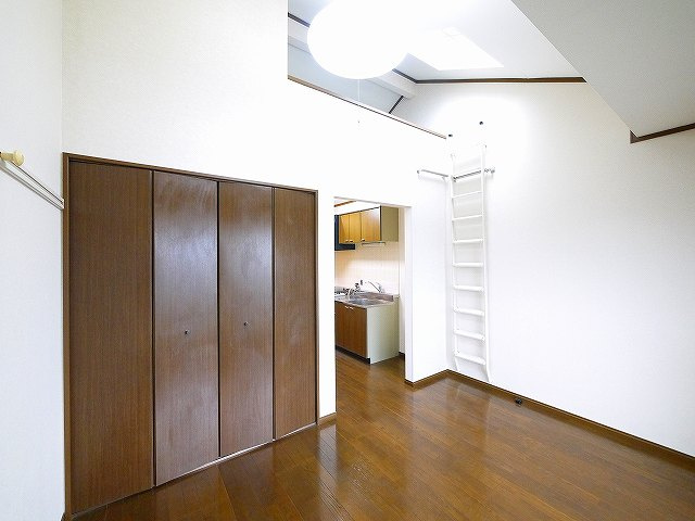 フローレスの寝室|寝室にぴったりのお部屋です