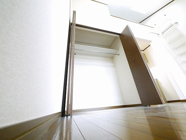 フローレスの収納|たっぷりとした収納スペースです