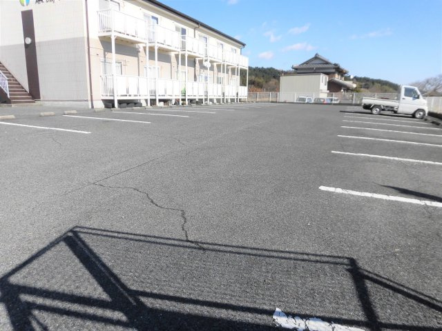 SurplusⅠSky　hills　Ｂ棟の駐車場
