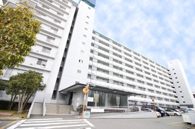 【外観】 | ハイム伏見A棟 | 京阪『中書島』徒歩14分　特急停車駅で最短『淀屋橋駅』まで37分『祇園四条駅』まで11分が可能です。徒歩3分にコンビニ、徒歩約10分にスーパーや金融機関などの商業施設が建ち並ぶ《大手筋商店街》あり。