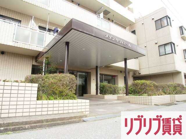 メゾンリヴィエール道場北のエントランス