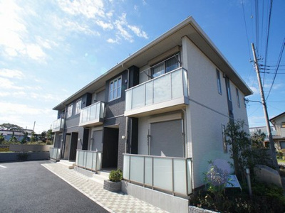 【その他共用部分】 | 【シャーメゾン】ルミエールメゾン | 外観を別角度からもう一枚♪敷地内にゴミストッカー設置（写真右側）