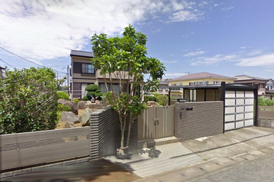 【エントランス】 | 都町3LDK戸建賃貸 | 閑静な住宅街で一際瀟洒な邸宅です