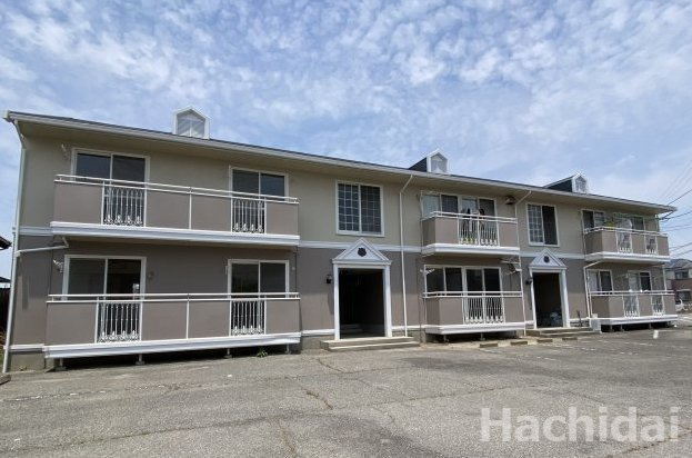 ファミール高峰の外観