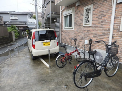 【その他共用部分】 | ポートエレン | 敷地内駐輪場があります！自転車はちょっとした移動手段に便利ですよね！バイク駐輪も有料にて相談可能です！お気軽にご相談ください☆