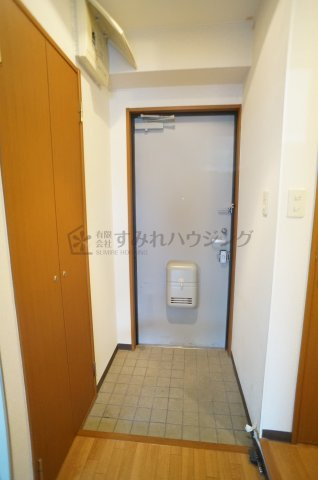 ジョイメニーの玄関