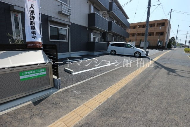 VILLETTAの駐車場