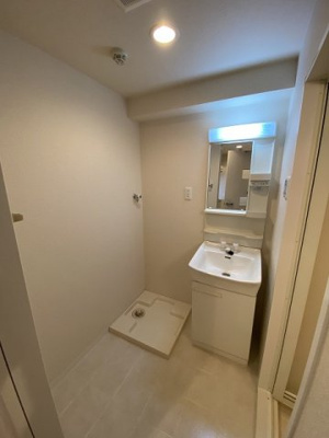 【独立洗面台】 | ベルヴィル新ゆり | 忙しい朝に大活躍の独立洗面台付き！朝の準備もらくらく♪お化粧するときにも便利です！