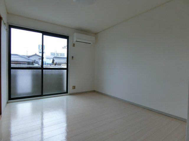 サンブリッジB棟の居間・リビング