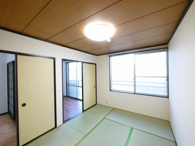 乙木ハイツAの寝室|使い勝手のいい寝室です