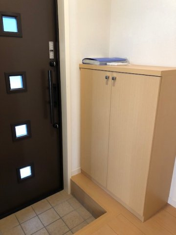 セレンディピティ前原の玄関