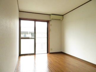 【居間・リビング】 | 堀ハイツ２ | 南向き洋室　日当たり良好です