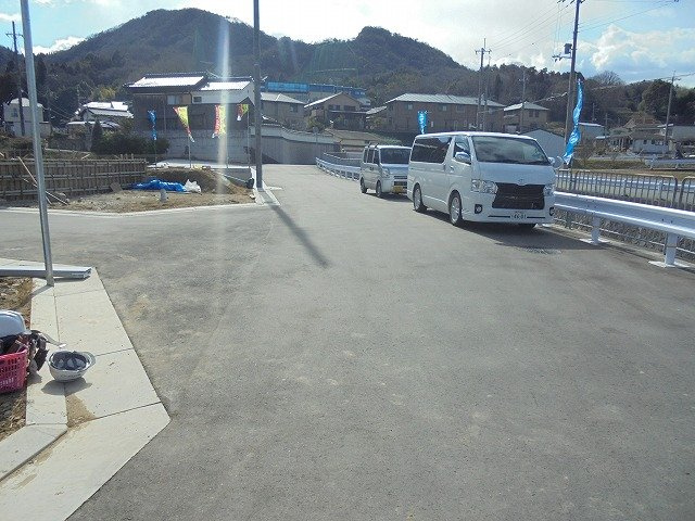 神戸市北区有野町有野Ｉ号棟　新築戸建の前面道路含む現地写真