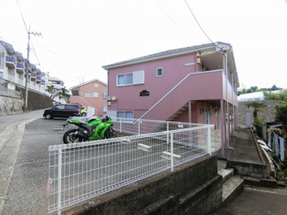 【その他共用部分】 | 敷地内にバイク置き場を完備しています！サイズ・料金等、お気軽にお問い合わせください☆