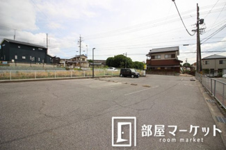【駐車場】