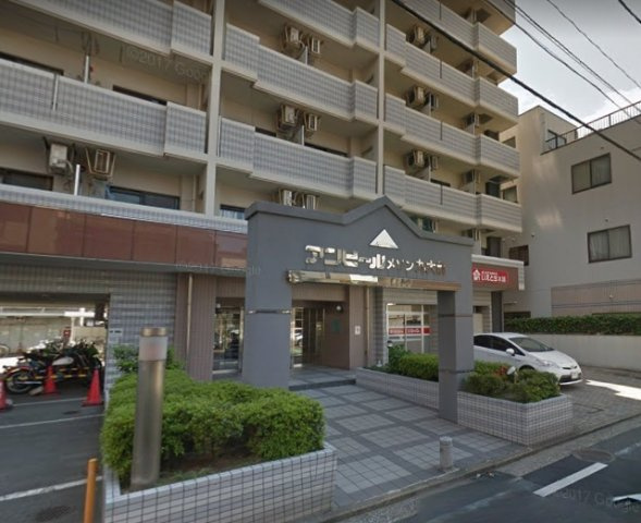 アンピールメゾン九大前のエントランス