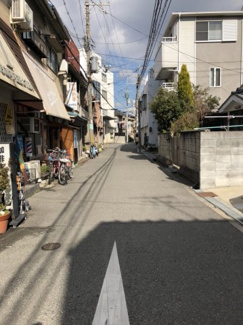 【前面道路含む現地写真】