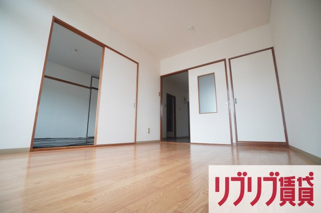 グリーンヒル小出Ｃの居間・リビング