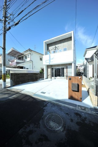 堺市西区北条町　新築の外観：施工例|クロワールのモデルハウス