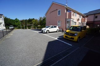 【駐車場】