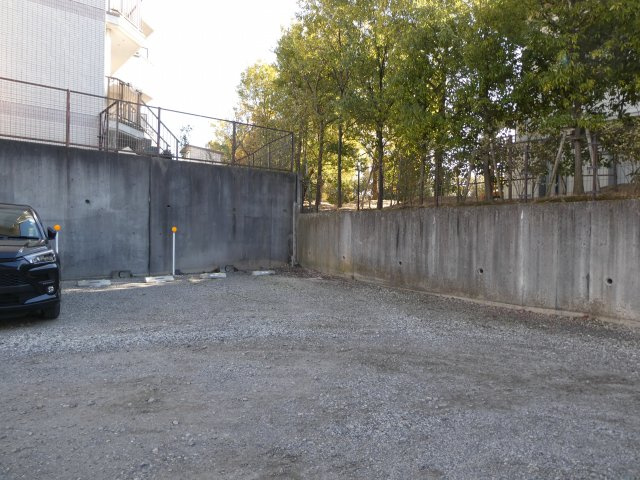 ヴィラ高浜の駐車場|駐車場