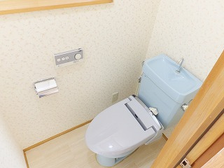 ヴィラ高浜のトイレ|温水洗浄暖房便座付き