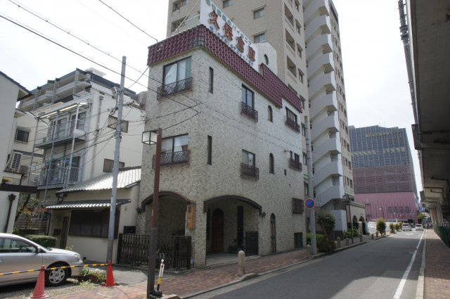 東仲ノ町貸家の外観|東仲ノ町戸建ての外観です。アスピアとはご覧の近さです！