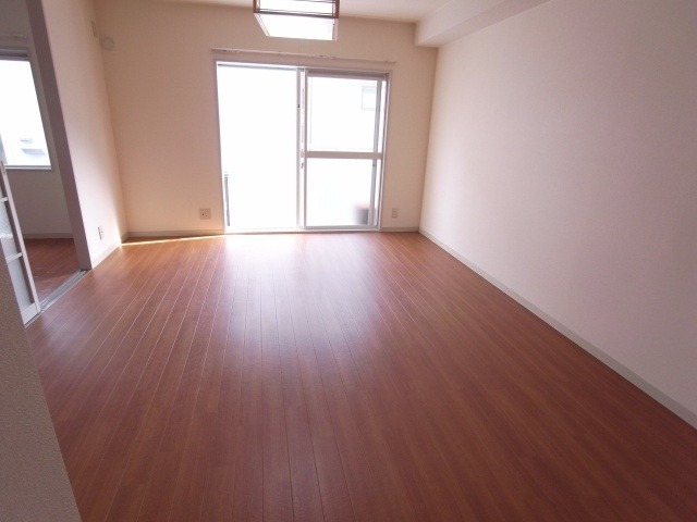 ラピート６Xの居間・リビング