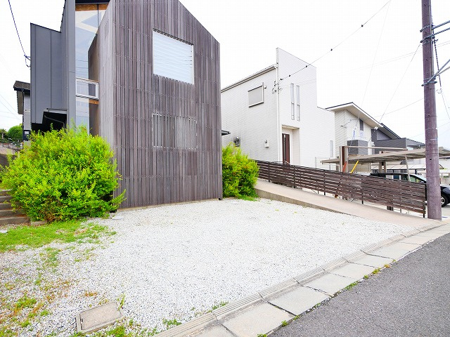 南郡山町戸建の駐車場