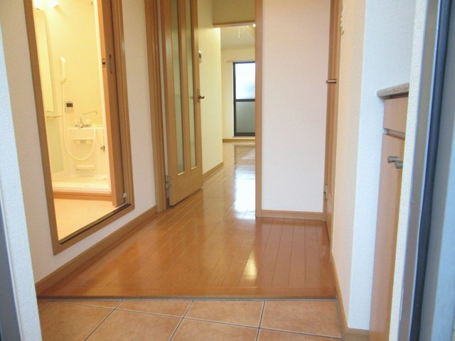 メゾンドグラースNの玄関